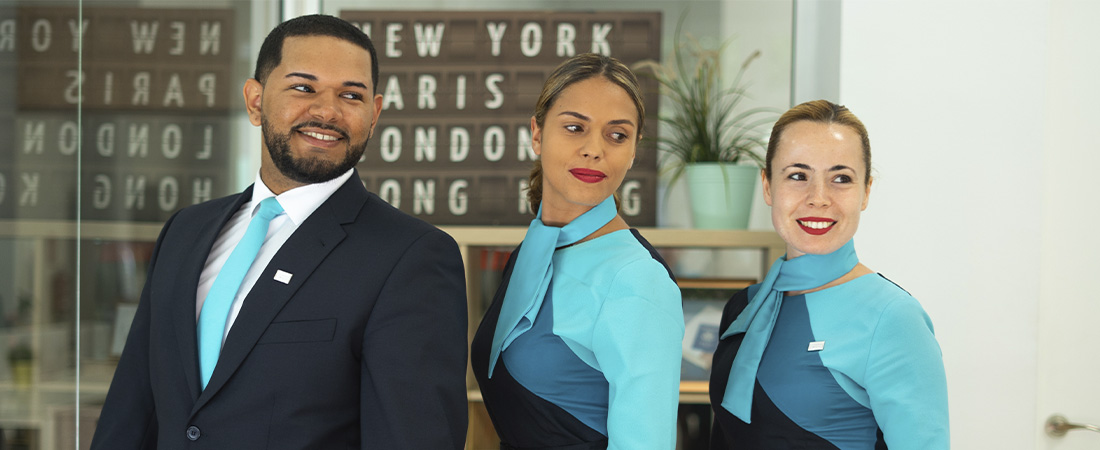 Estudiantes de curso TCP realizando formación práctica en escuela aeronáutica